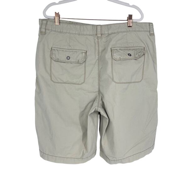 Tommy Bahama Shorts Mens 38 Stone Khaki Chino 100% Cotton Snap Pocket 11" Inseam - Picture 1 of 10